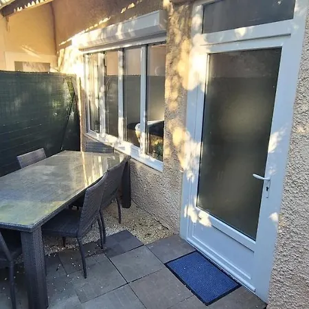 Logement Avec Terrasse Saint-Julien-l'Ars Exterior photo